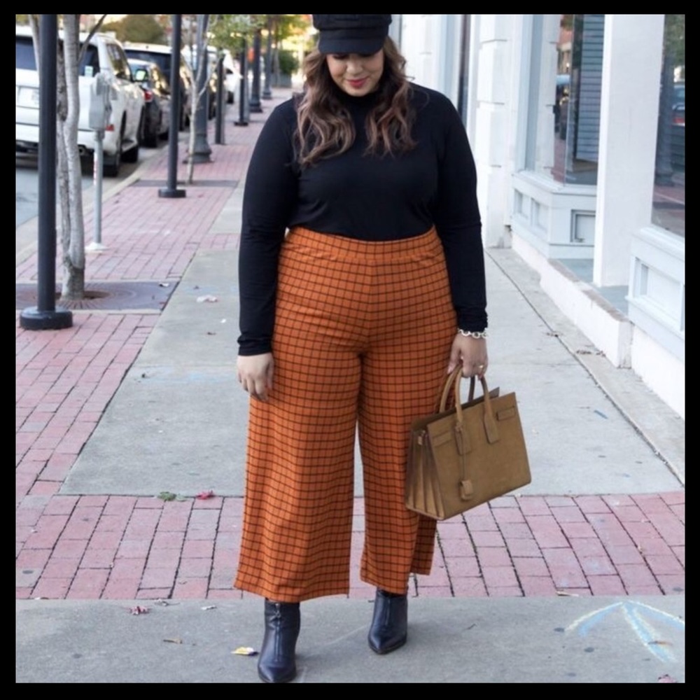 PLUS SIZE | MINIMALIST MYSTERY BOX • 4 PIECES